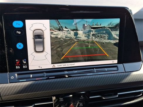 Certified 2024 Volkswagen Golf R 2.0T image 18