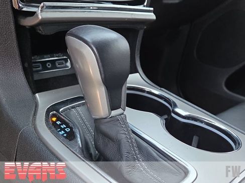 Used 2019 Jeep Grand Cherokee Overland AWD/4WD image 12