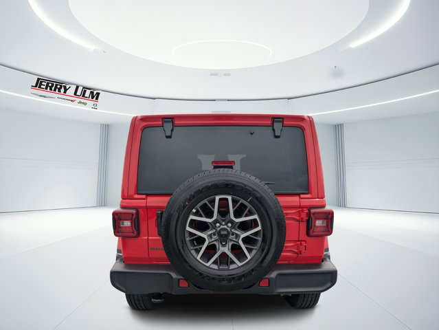 Certified 2026 Jeep Wrangler Unlimited Sahara AWD/4WD image 4