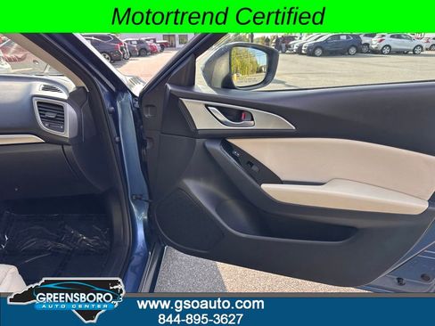 Used 2018 MAZDA MAZDA3 Sport FWD image 15