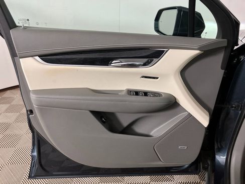 Used 2020 Cadillac XT6 Premium Luxury image 22