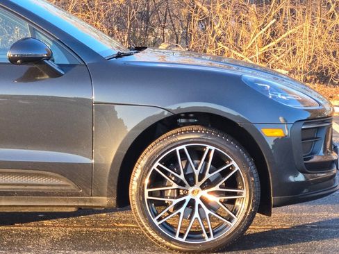 Used 2025 Porsche Macan image 14