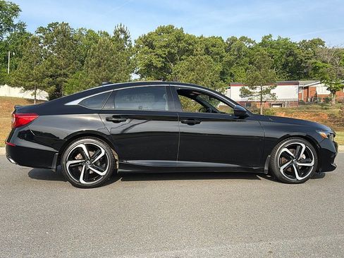 Used 2021 Honda Accord Sport image 2