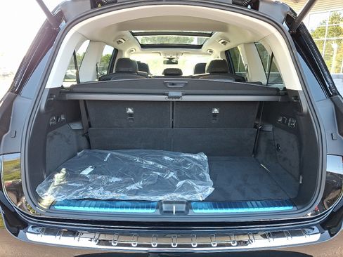 Used 2026 Mercedes-Benz GLS 450 4MATIC image 25