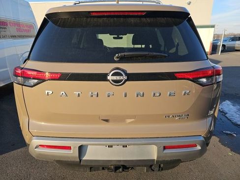 Used 2024 Nissan Pathfinder Platinum image 5