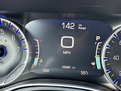 Used 2025 Chrysler Pacifica Limited FWD image 21
