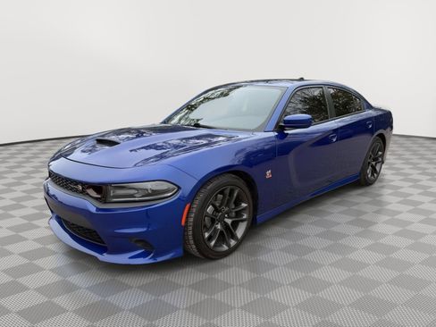 Used 2020 Dodge Charger Scat Pack RWD image 3