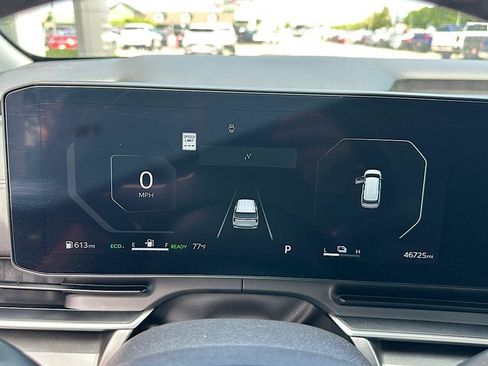 Used 2025 Kia Carnival SX w/ SX Dark Edition Package FWD image 27