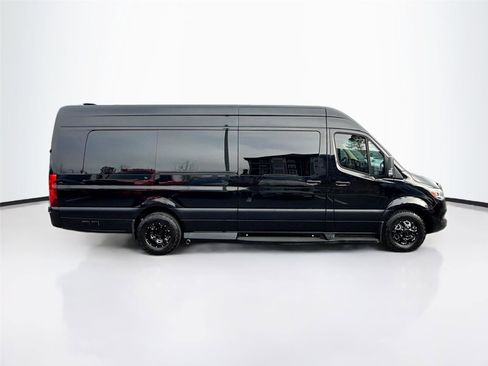 Used 2021 Mercedes-Benz Sprinter 3500 image 28