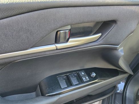 Used 2025 Toyota Camry LE image 7