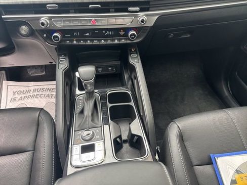 Used 2024 Kia Telluride EX w/ EX Captain's Chair Package image 13