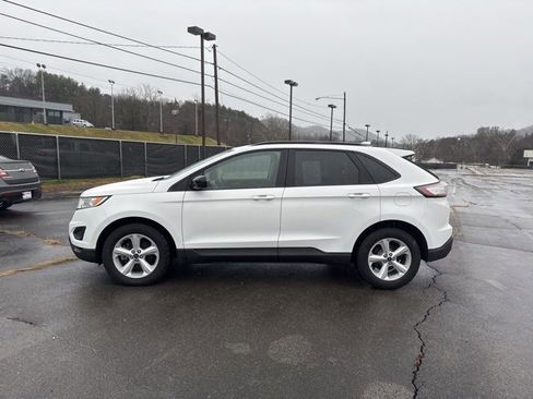 Used 2016 Ford Edge SE image 5