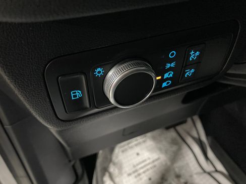 Used 2021 Ford Escape SE image 19