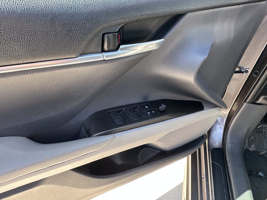Used 2022 Toyota Camry SE FWD image 24