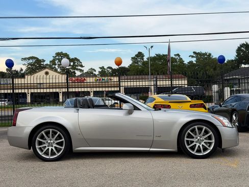 Used 2007 Cadillac XLR V RWD image 11