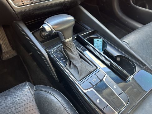 Used 2017 Kia Cadenza Premium w/ Luxury Package image 15