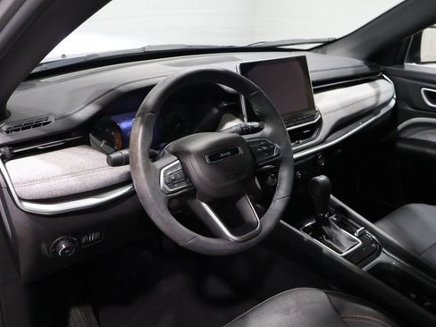 Used 2023 Jeep Compass Latitude image 15