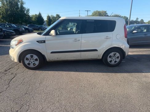 Used 2012 Kia Soul FWD image 1