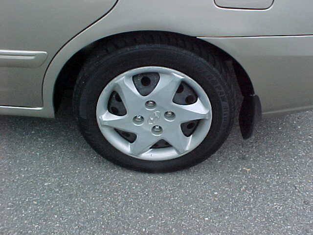 Used 2005 Hyundai Elantra GLS FWD image 5
