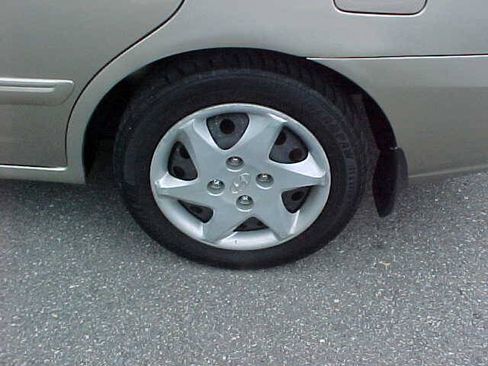 Used 2005 Hyundai Elantra GLS FWD image 5