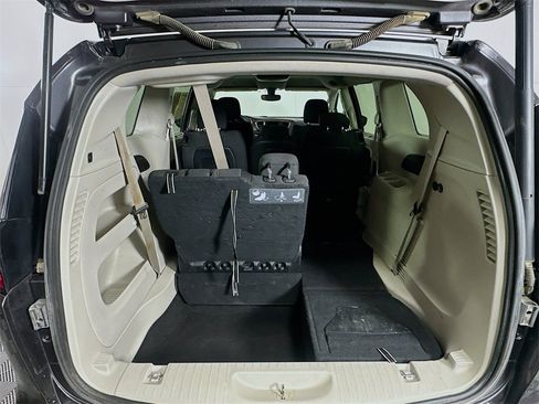 Used 2018 Chrysler Pacifica Touring Plus w/ Tire & Wheel Group image 25