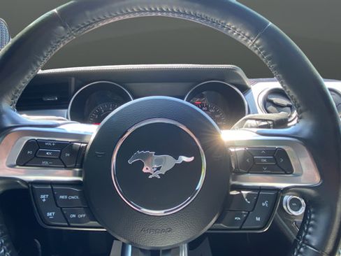 Used 2022 Ford Mustang Premium RWD image 15