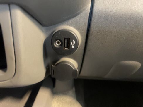 Used 2017 Nissan Frontier SV AWD/4WD image 12