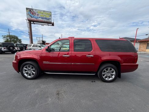 Used 2014 GMC Yukon XL Denali AWD/4WD image 3