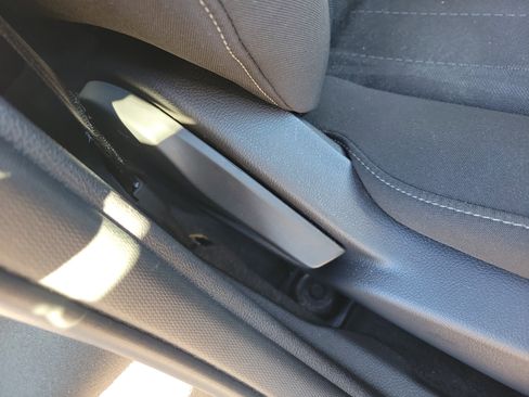 Used 2016 Ford Focus SE image 9