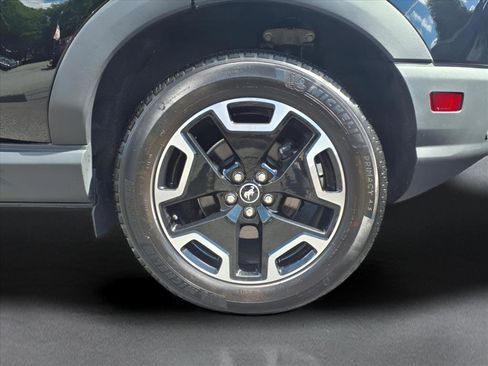 Used 2023 Ford Bronco Sport Outer Banks w/ Tech Package image 10