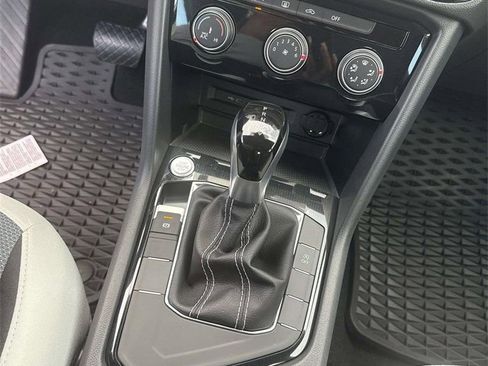 New 2026 Volkswagen Atlas SE FWD image 22