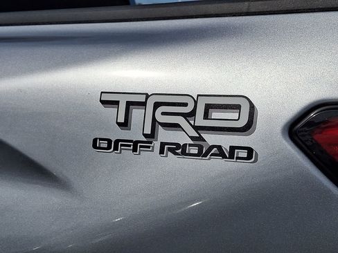 Used 2025 Toyota Tacoma TRD Off-Road AWD/4WD image 33