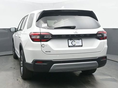 Used 2025 Honda Pilot EX-L image 5