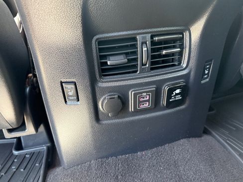 Used 2019 Nissan Titan Platinum Reserve AWD/4WD image 20