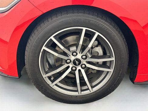Used 2016 Ford Mustang Premium RWD image 33