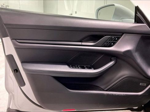 Used 2022 Porsche Taycan 4 Cross Turismo image 19