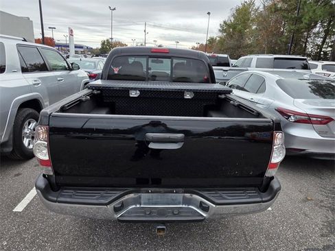 Used 2011 Toyota Tacoma PreRunner image 3