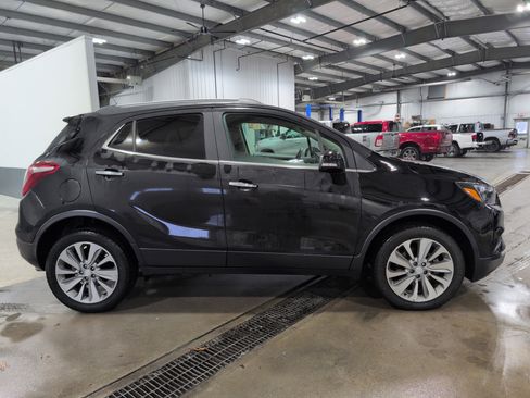 Used 2019 Buick Encore Preferred image 2