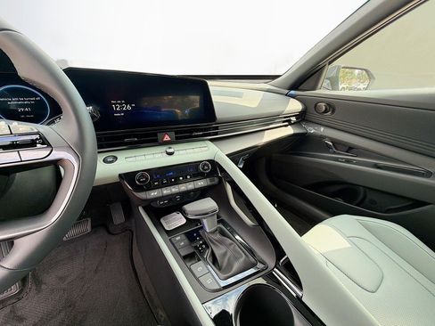 New 2026 Hyundai Elantra Limited image 26