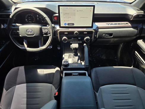 Used 2025 Toyota Tacoma TRD Sport AWD/4WD image 12