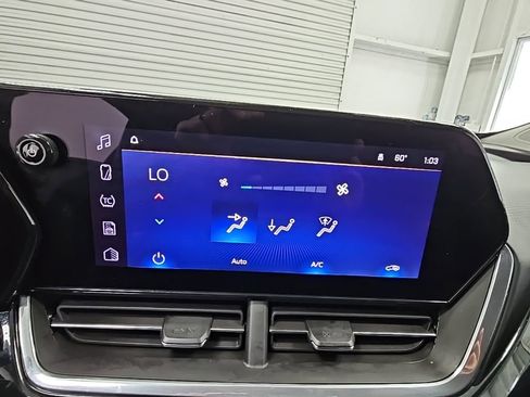 Used 2024 Chevrolet Trax ACTIV w/ Driver Confidence Package image 17