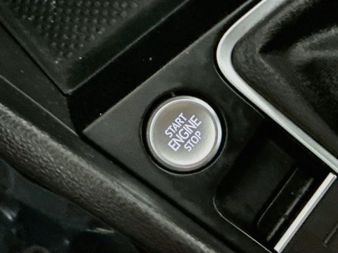 Used 2024 Volkswagen Jetta SE FWD image 21
