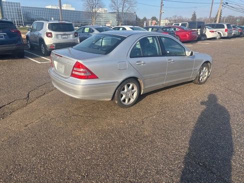 Used 2004 Mercedes-Benz C 320 4MATIC Sedan image 3