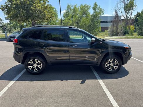 Used 2015 Jeep Cherokee Trailhawk w/ Cold Weather Group AWD/4WD image 4