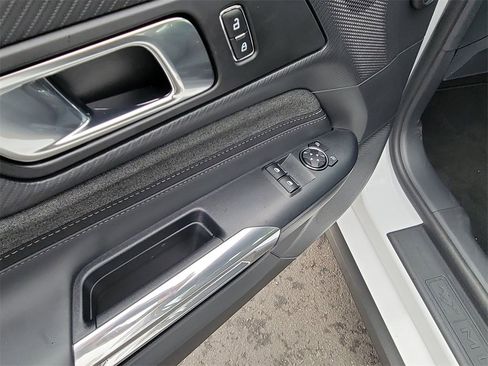 Used 2025 Ford Mustang Coupe image 21