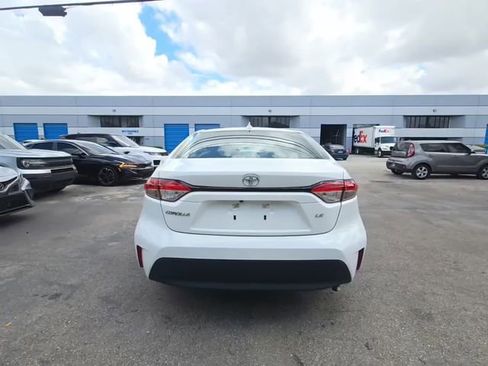 Used 2024 Toyota Corolla LE FWD image 5