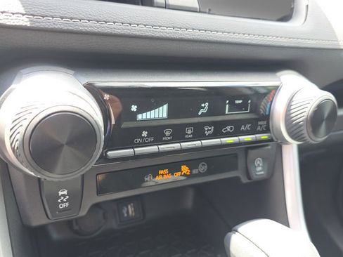 Used 2025 Toyota RAV4 LE image 23