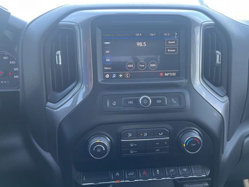 Used 2021 Chevrolet Silverado 1500 Custom image 6