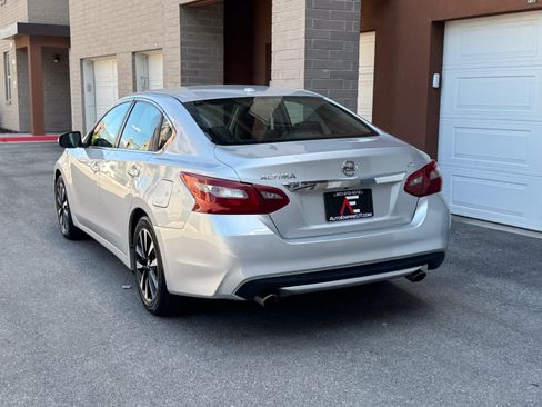 Used 2018 Nissan Altima 2.5 SL FWD image 3