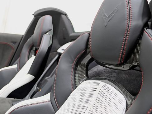 Used 2023 Chevrolet Corvette Stingray Premium Conv w/ Z51 Performance Package RWD image 30
